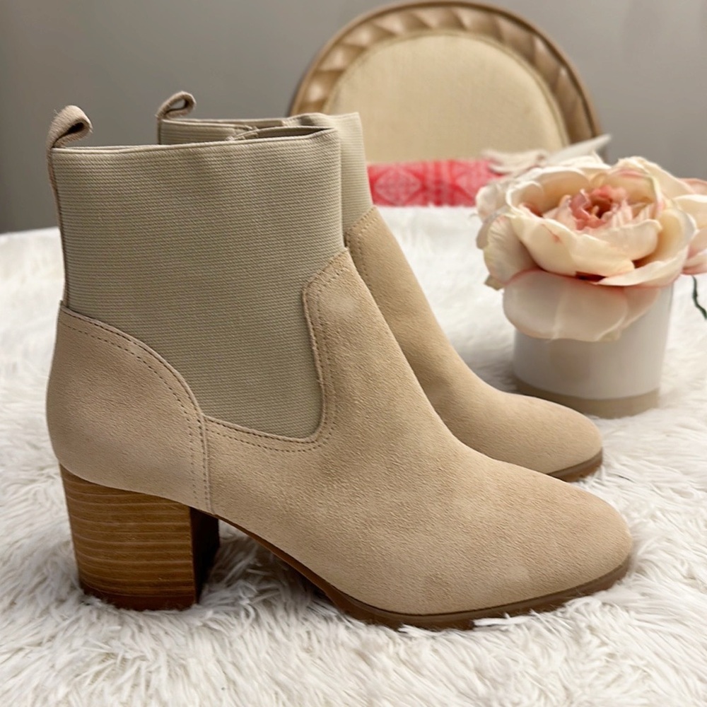 NEW Violet & Red Loaded Knit Cuff Tan ankle bootie women size 8